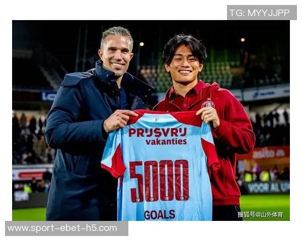 范佩西之子替补出场梅开二度却遭绝杀球队遗憾3-4落败 范佩西之子替补出场梅开二度却遭绝杀球队遗憾3-4落败